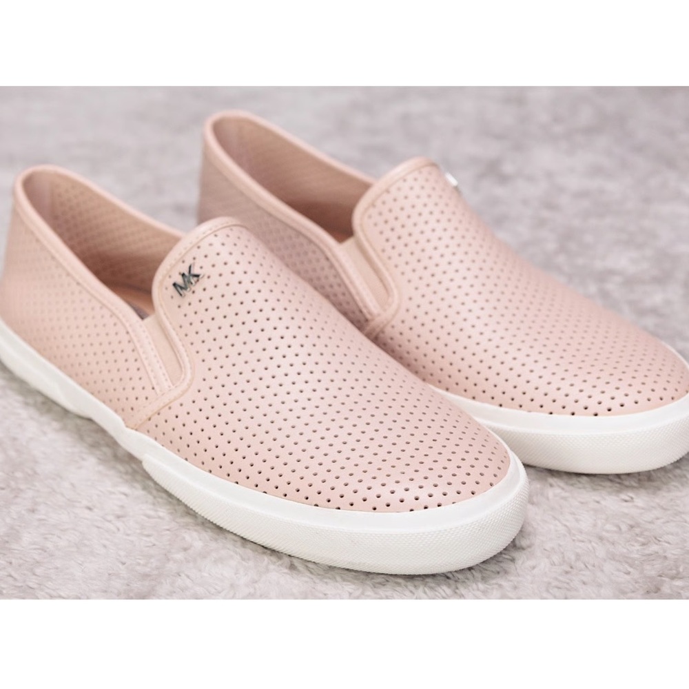 Michael Kors slip on Sneakers Size 9.5 A25